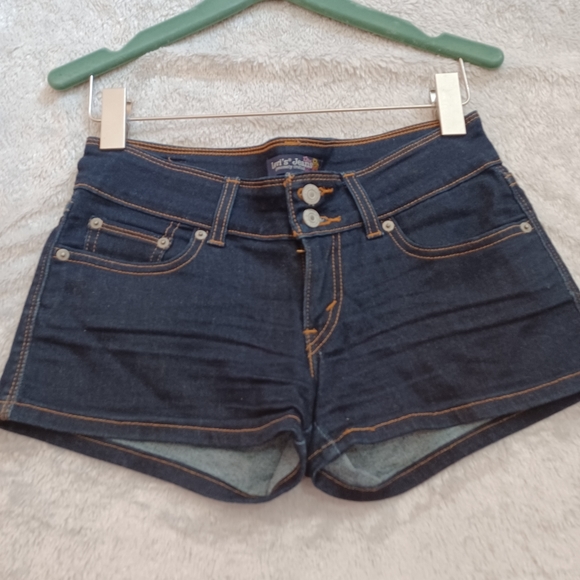 LEVIS JEAN SHORTS JUNIOR GENUINELY CRAFTED SIZE 5 - Picture 2 of 8